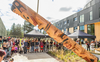 Totem pole raising 2023